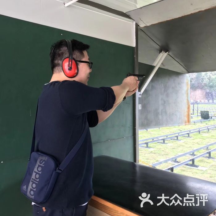 鹭湖射击俱乐部