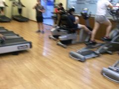 -齐岸健身(花园城店)