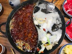 -小天鹅火锅·一线江景洪鼎旗舰店(洪崖洞店)