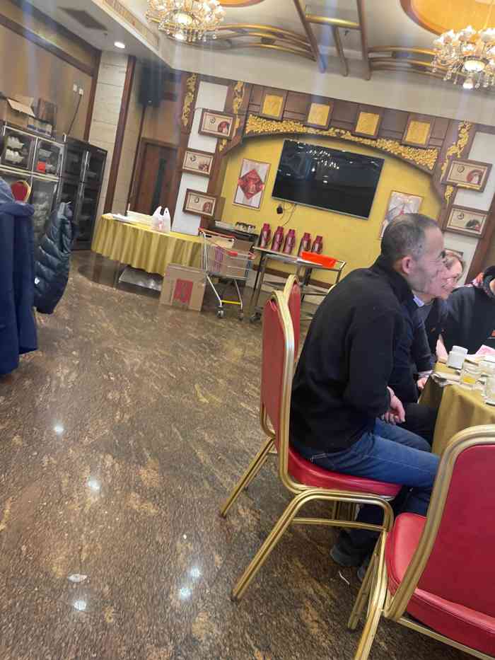 唐人美食山在那里参加过几次婚礼