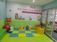 -蓝鲸奇亲子游泳俱乐部