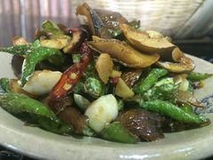 -山珍王国·云南野生菌石锅鱼