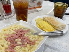 -香港新发烧腊茶餐厅(水围店)