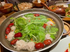 黑猪灼泉水时蔬-吃饭皇帝大(合生汇店)