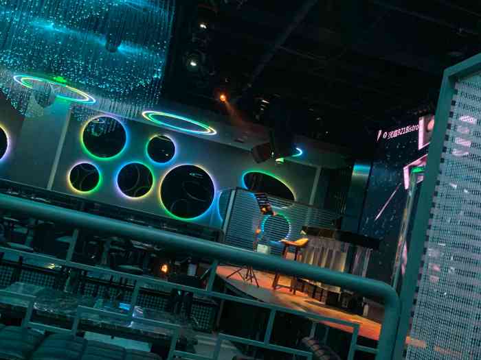 921bistro餐厅酒吧(科技城店)-"2021的情人节,我们选择了这里.正值春.