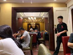 等位区-老牌坊鲁菜名店(宽厚里店)