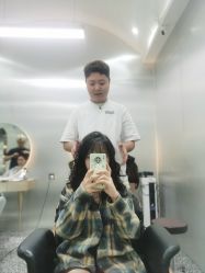 -Tloml salon