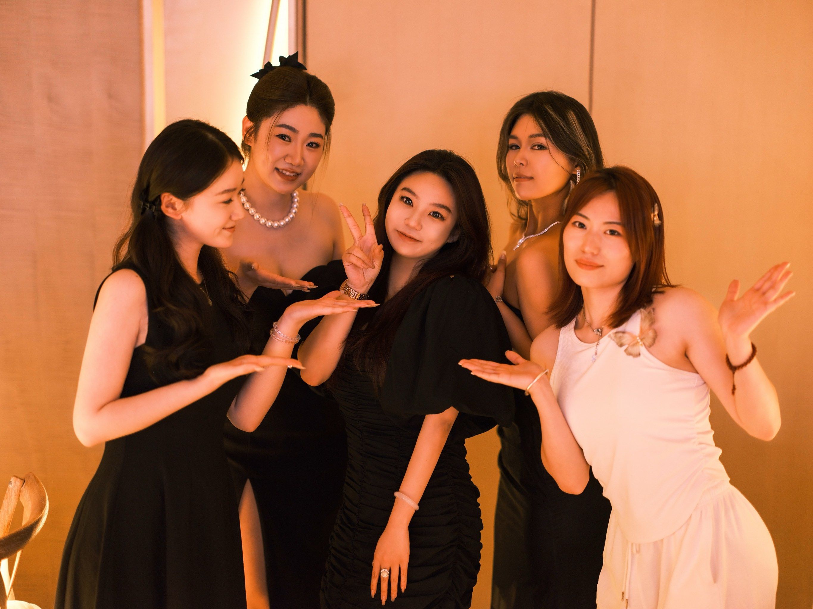 姐妹同框大合照