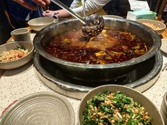 -肖肖酸萝卜鱼火锅(总店)