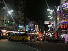 -六合夜市