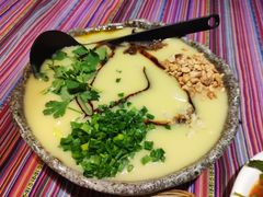 -香巴拉云南餐厅(华莱坞店)