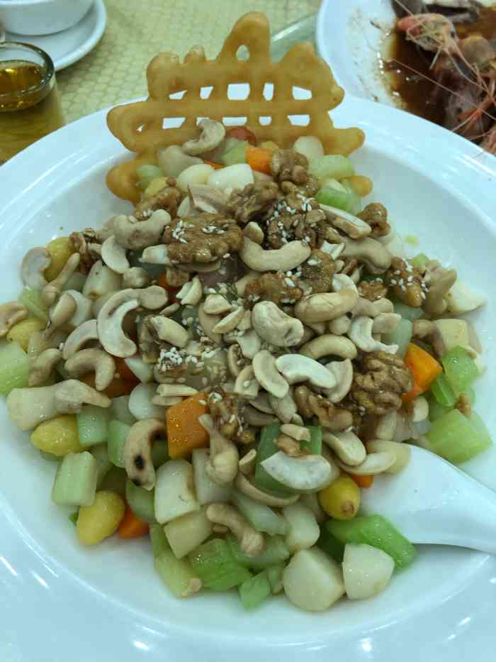 明记海鲜酒家-"黄埔老字号了,服务很好,环境舒适,总体色.