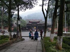-峨眉山报国寺