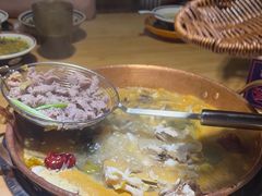 -洱火云南酸菜牛肉火锅(石景山当代商城店)