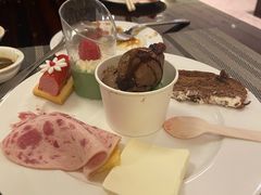 -广州万富希尔顿酒店·感趣自助餐厅·金秋蟹宴生蚝海鲜刺身烧烤