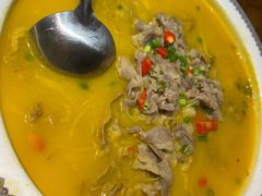酸汤肥牛-俭寨大盘鸡·缸子肉·小公鸡·新疆菜(云通店)