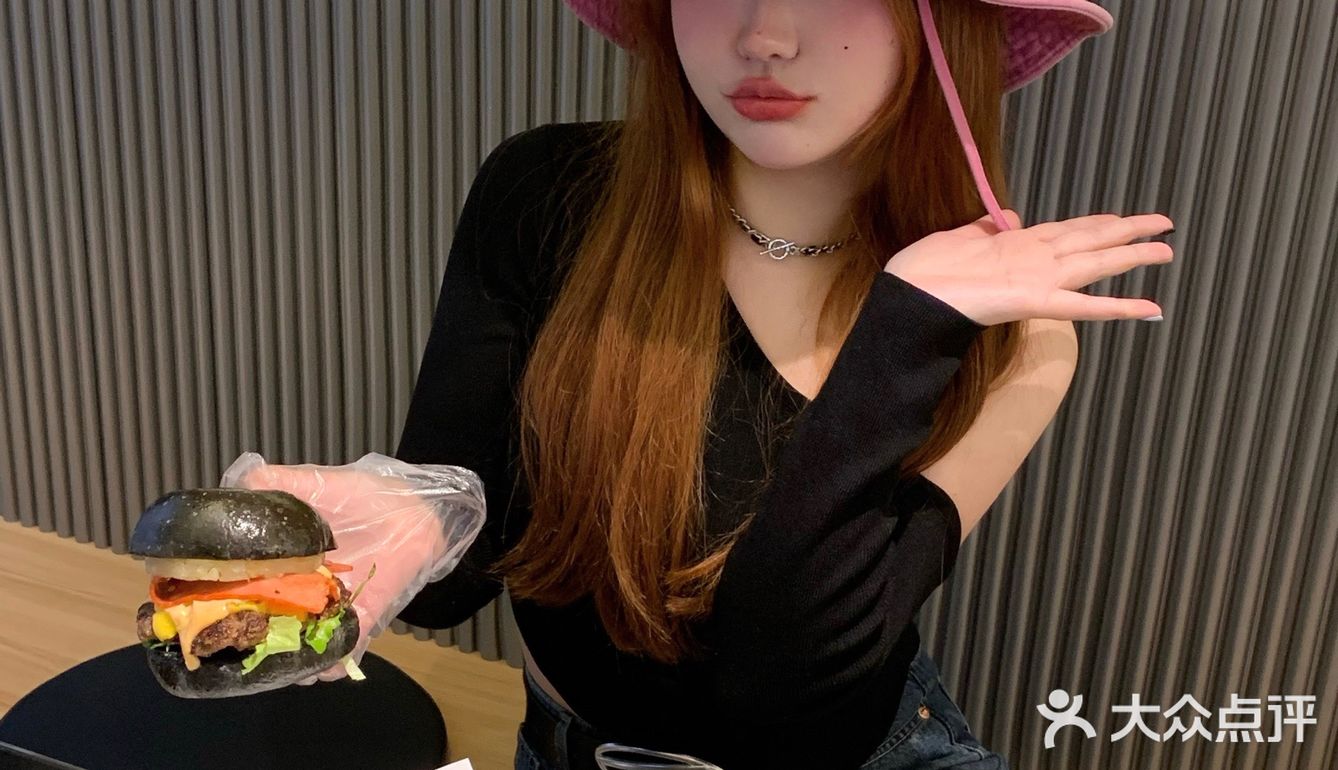 今天是美式辣妹🍔Black Burger