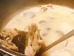 -三人行骨头王火锅(长寿店)