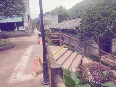 -楠柏弯休闲山庄(梨花溪店)