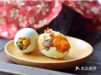 咸鸭蛋 / 糯米 / 五花肉 / 香菇/玉米/油