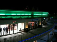 -NIKE上海青浦换季优惠店
