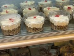 -红宝石·鲜奶小方·海派西点房(南丹店)