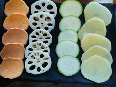 蔬菜拼盘-唯成•韩国炭火烤肉 유성고기