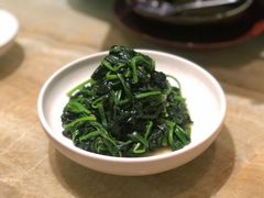 虫草花炒茼蒿-湖滨28中餐厅·西湖宴·杭州君悦酒店