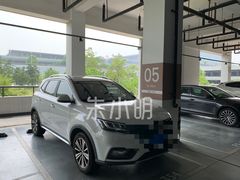 -虹桥火车站-停车场