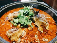 精品砂锅羊棒骨-百味源炭火烤翅 ·夜市大排档(酒仙桥店)