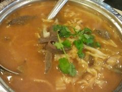 锅仔酸菜羊杂-巴扎美食·新疆菜·西域歌舞表演餐厅(新疆大厦店)