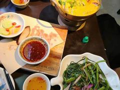 -大头虾越式风味餐厅(光明广场店)