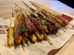 -老街烧烤大排档·地道湖北菜·龙虾馆(汉口火车站店)
