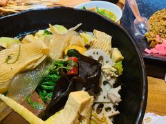 -万记麻辣烫国展总店