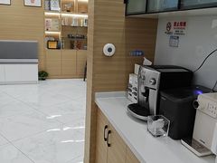 -瑞尔齿科(南京东路名人诊所)