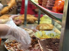 -Bánh Mì Huynh Hoa