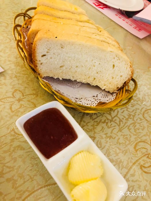 华梅西餐厅(中央大街店)槽子面包切片图片 - 第5张