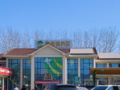 -窦店服务区-停车场