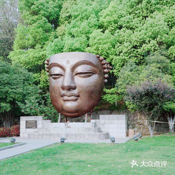 周六的下午，绕过老门东的喧嚣，来到1865
