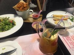-樱花里音乐餐吧·牛扒椰子鸡(东圃店)