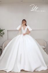 -洋洋婚纱品牌集合店