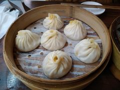 蛋黄小笼-朱新年·苏式汤团·面点(北寺塔店)