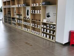 -华为授权体验店(中山公园来福士)
