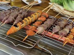 -哈尔滨小酒馆·鲜肉现穿自助烧烤(康新花园店)