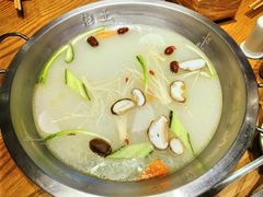 -佬土鹅肠火锅(中建大观店)