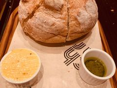 餐前面包-恰餐厅及酒吧 CHAR Bar & Grill (北京丽都皇冠假日店)