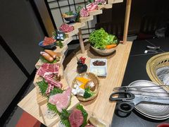 -山川小町·极番烧肉(新地假日广场店)