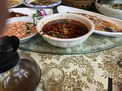 -鸿一饭店(隐秀路店)