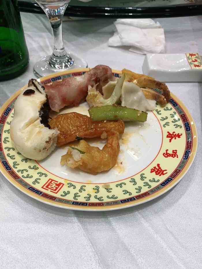 鹿鸣春饭店(铁西店)-"味道很赞,服务到位,很适合宴请客人,高端.