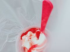 草莓圣代-蜜雪冰城(大润发店)